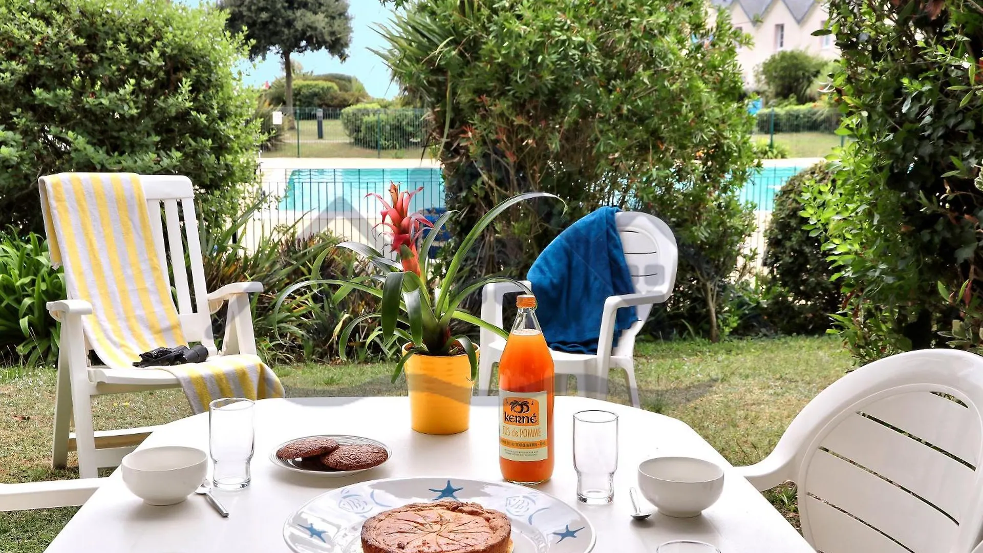 Appartement Localise - A06 - Entierement De Plain-Pied Avec Petite Vue Mer - Donnant Sur La Piscine Et Le Jardin - Wifi Inclus - Draps Inclus - Guilvinec