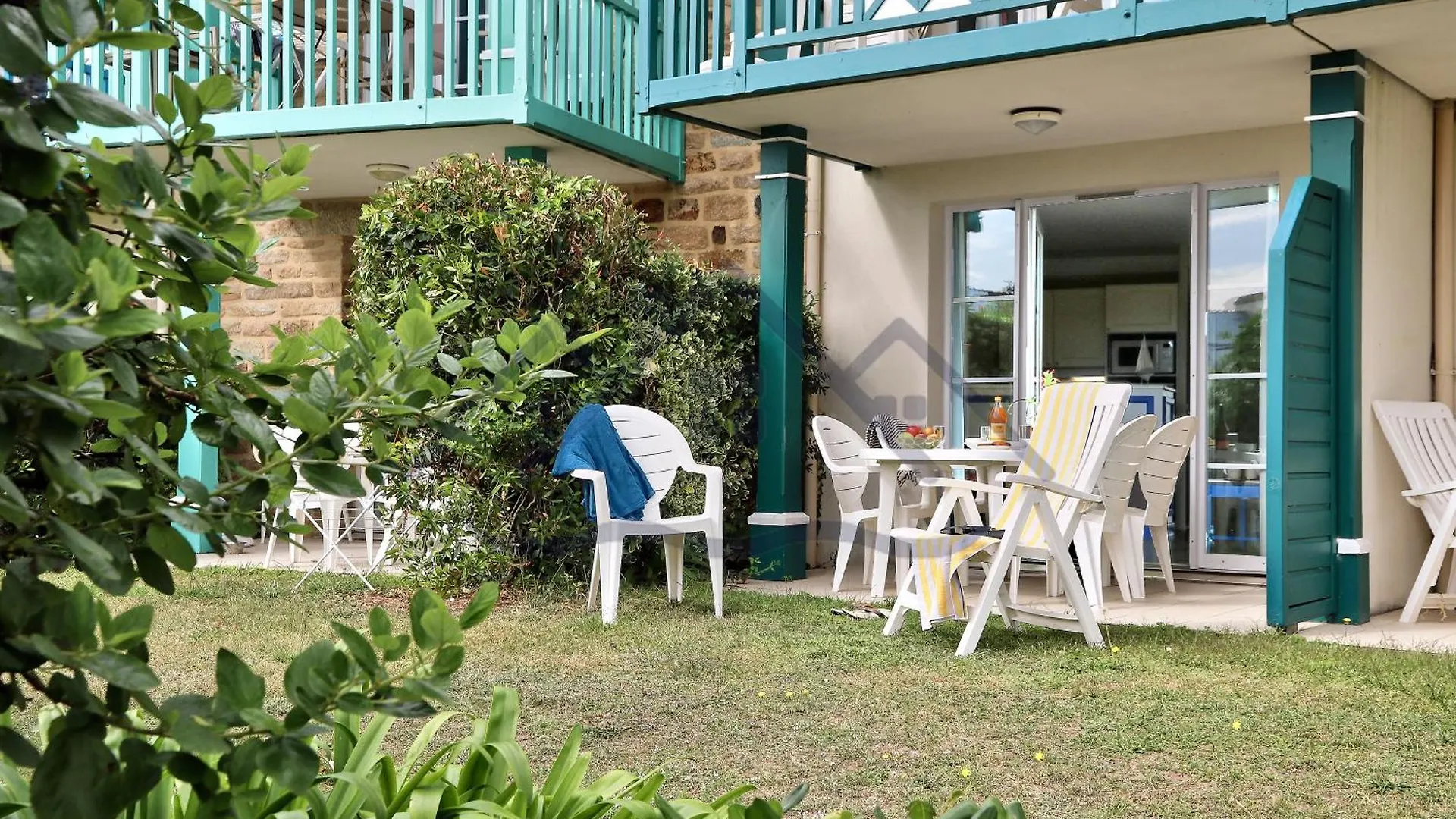 Localise - A06 - Entierement De Plain-Pied Avec Petite Vue Mer - Donnant Sur La Piscine Et Le Jardin - Wifi Inclus - Draps Inclus - Guilvinec 0*,  Frankrijk